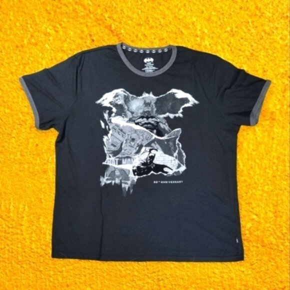 DC Trademarked Batman 80th Anniversary Graphic Print T-Shirt  Size XL - Picture 1 of 5